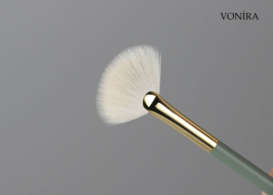 Vonira Custom Wholesale Natural White Goat Hair Fan Highlighter Brush z usługą Private Label