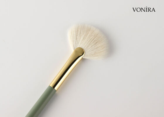 Vonira Custom Wholesale Natural White Goat Hair Fan Highlighter Brush z usługą Private Label